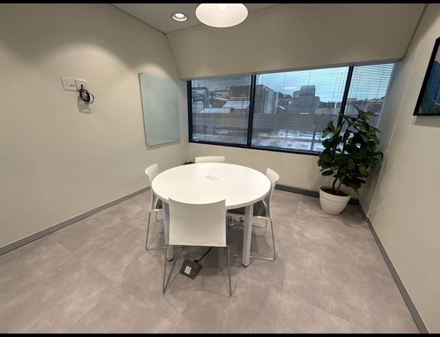 8M² OFFICE TO LET IN KILLARNEY